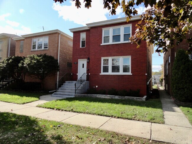 Building Photo - 1410 Maple Ave