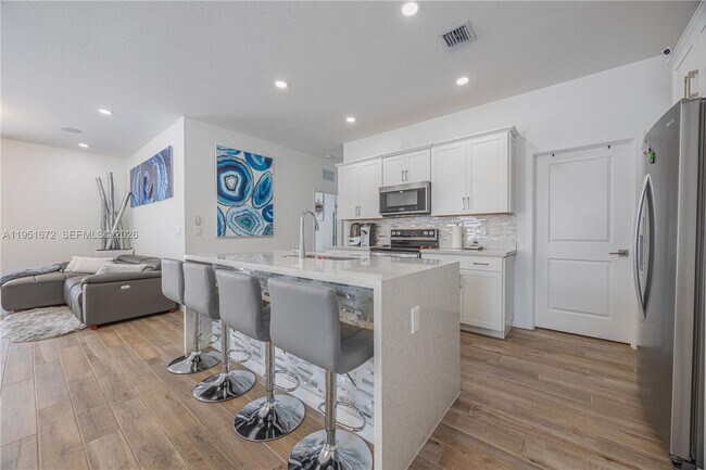 Foto del edificio - 7126 Rockwood Rd