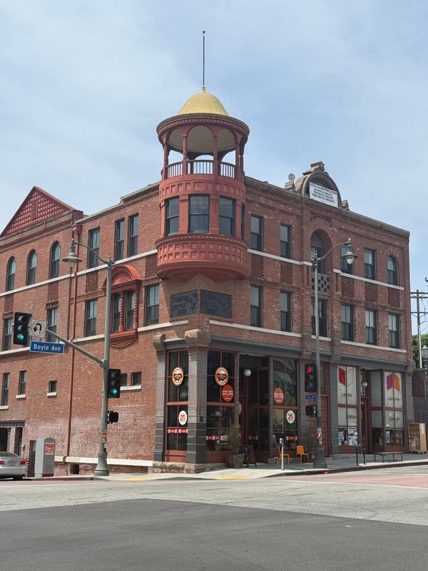 Foto del edificio - 120 N Boyle Ave