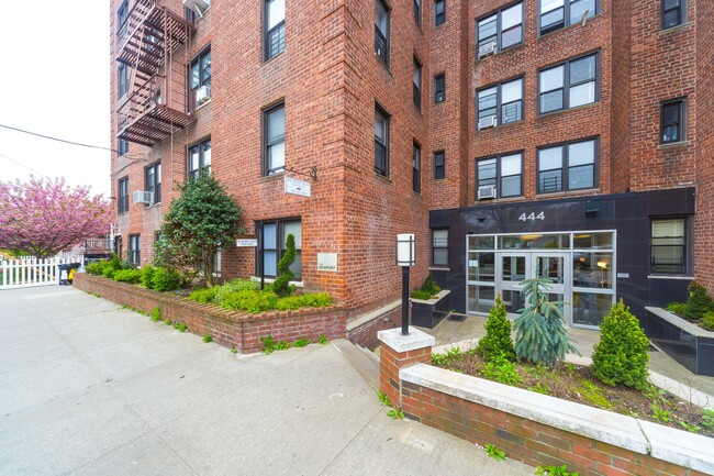 Building Photo - 444 Avenue X