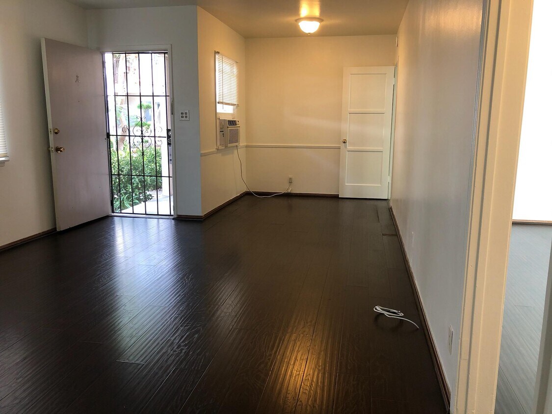Primary Photo - 1712 Huntington Dr