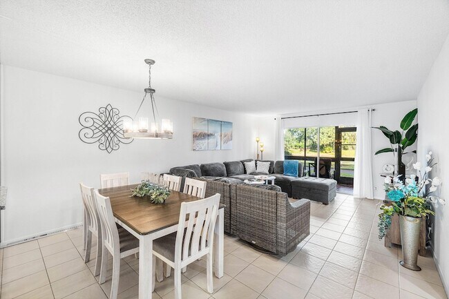 Foto del edificio - 7321 Amberly Ln