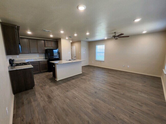 Building Photo - 1704 Montell St