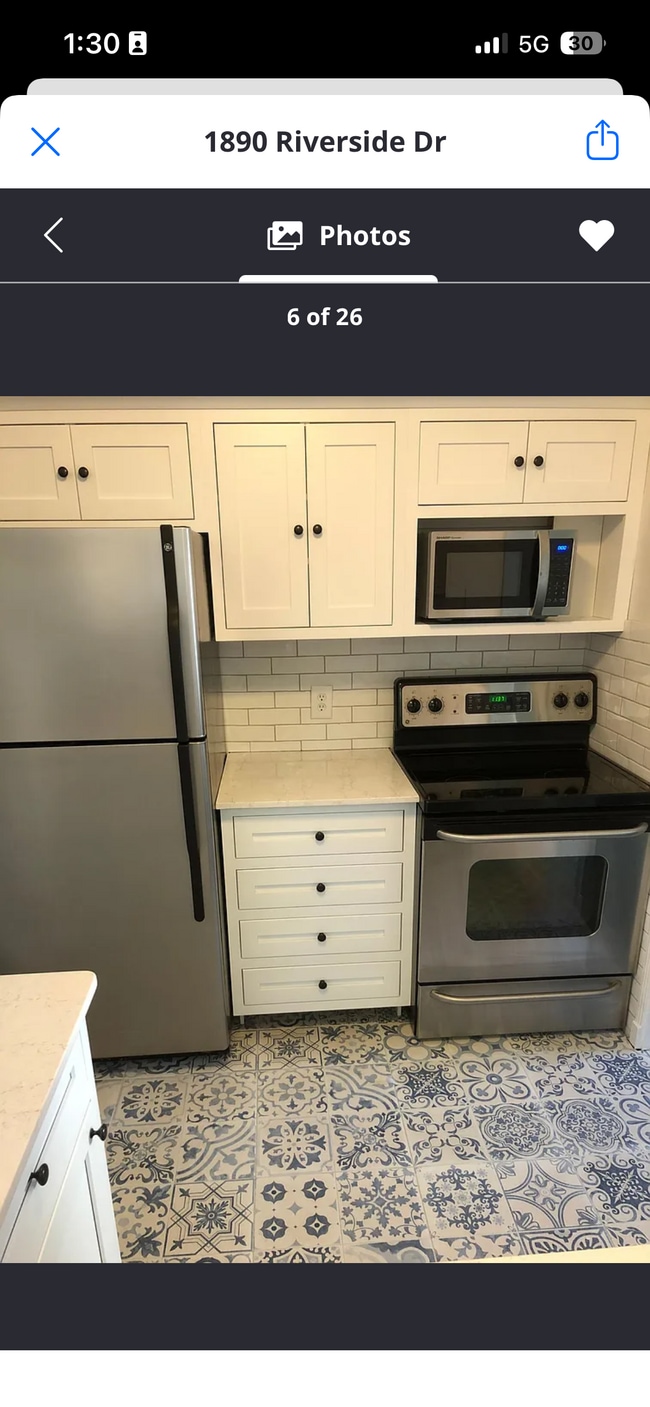 Building Photo - 1890 Riverside Dr