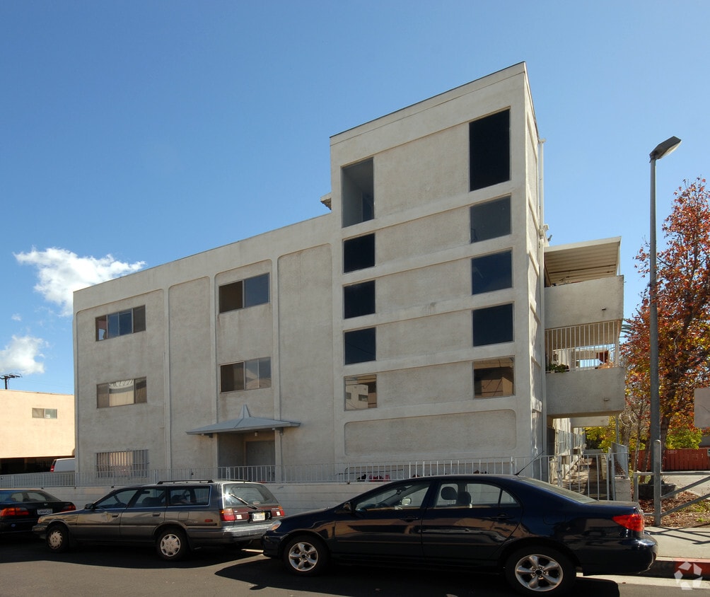 847 Yale Street - 847 Yale St