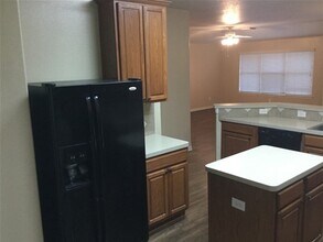 Building Photo - 23511 Hidden Maple Dr