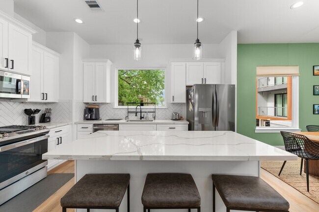 Foto del edificio - 3030 Live Oak St