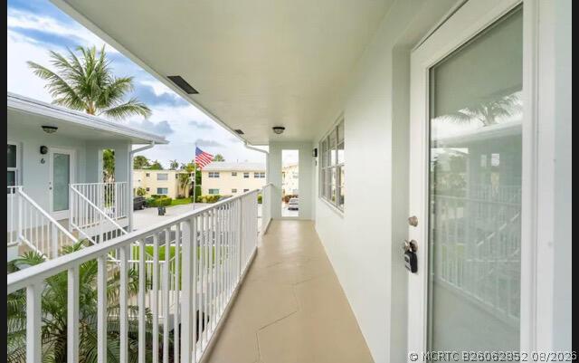 Foto del edificio - 2737 NE 28th St