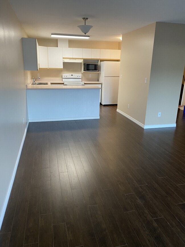 Building Photo - 45222-45222 Watson Rd