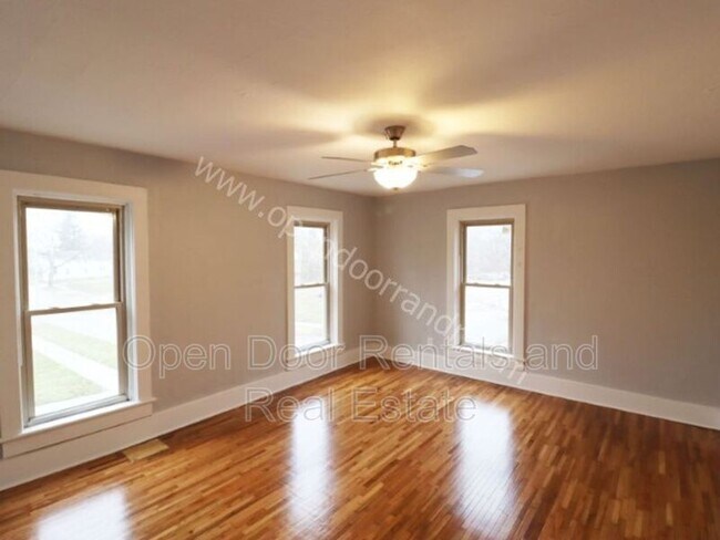 Building Photo - 1006 Runnion Ave