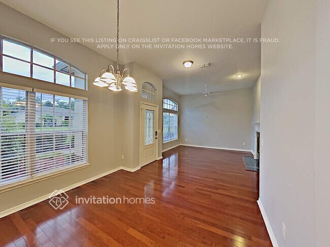 Foto del edificio - 391 Pine Springs Dr