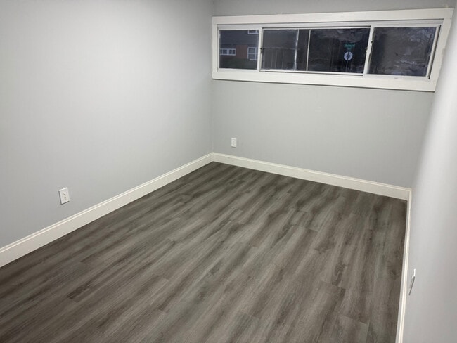 Building Photo - 330 Suter Rd