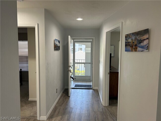 Building Photo - 509 Roma Ct