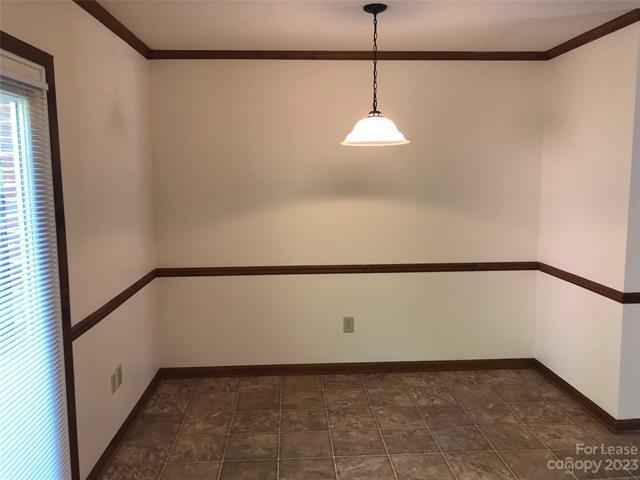 Building Photo - 107 Hillcrest Dr