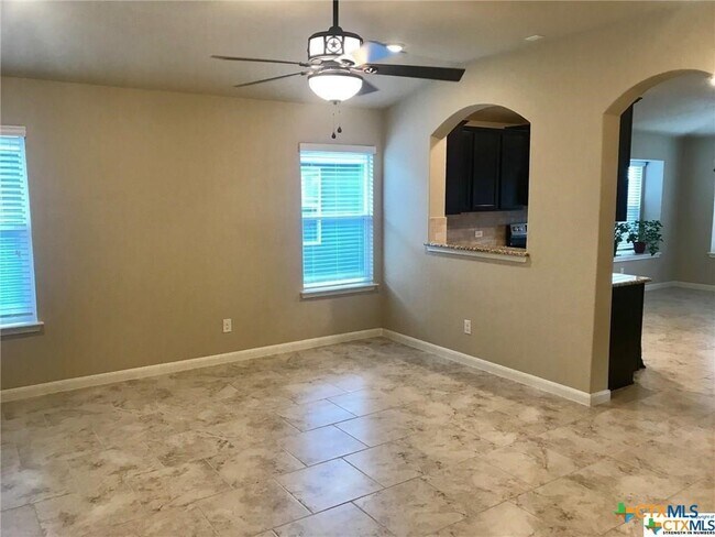 Foto del edificio - 2282 Falcon Way