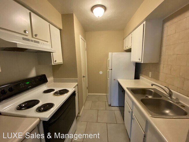Building Photo - 1 br, 1 bath House - 6026 NW Expressway Un...
