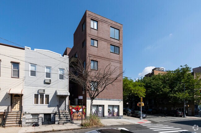 Building Photo - 184-188 Woodpoint Rd
