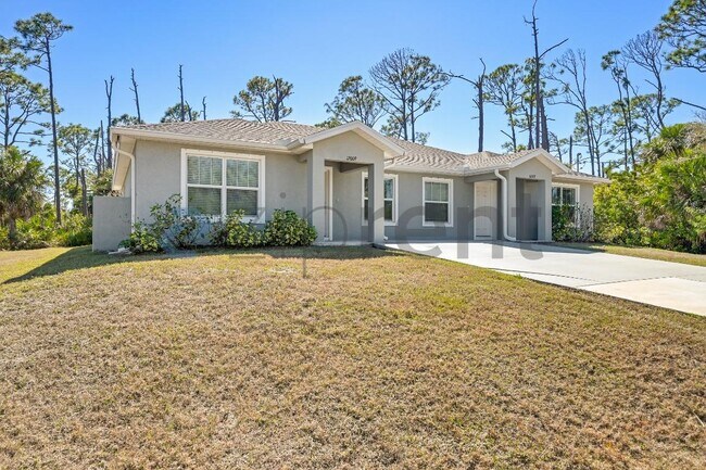 Foto del edificio - 12009 Henley Ave