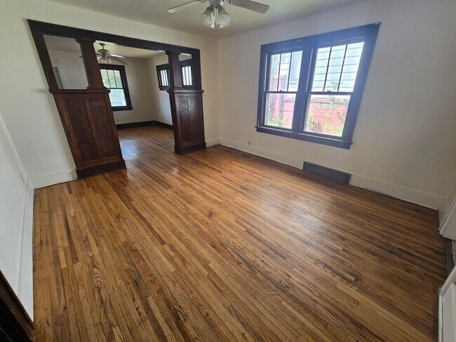 Foto del edificio - $1200 - 3 Bed 1 Bath Home