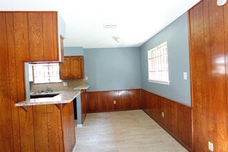 Building Photo - 10642 Wolbrook St