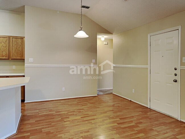 Foto del edificio - 517 Pinto Ln