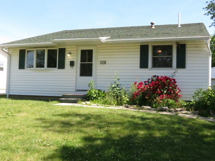 Foto principal - 1022 Wedgewood Dr