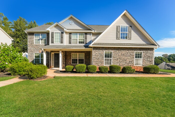 Foto principal - 49 Windcrest Dr