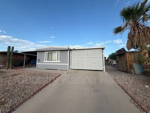 Building Photo - 1635 Yale Dr