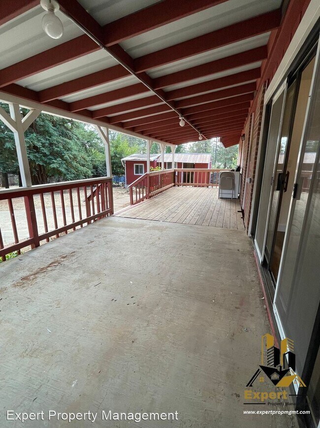 Foto del edificio - 3 br, 3 bath House - 6035 Happy Pines Dr
