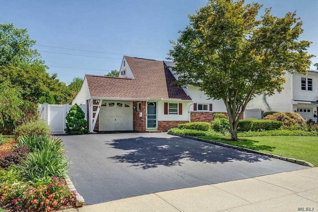 Primary Photo - 17 Bamboo Ln