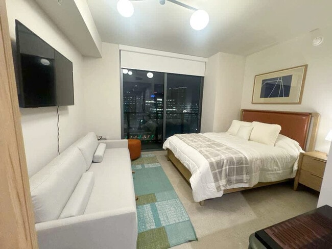 Building Photo - 11 NE 6th St