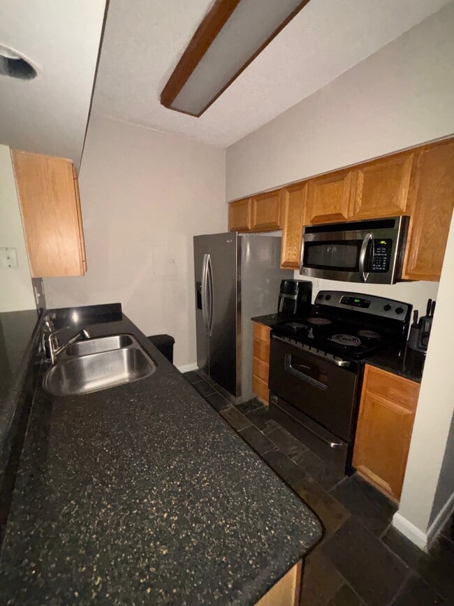 Photo - 2300 McCue Rd (Houston, TX) Apartment