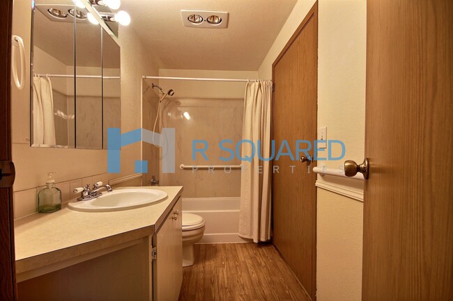 Foto del edificio - 8222 126th Ave NE