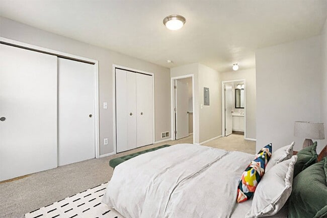 Building Photo - The Vista Apartments and Townhomes