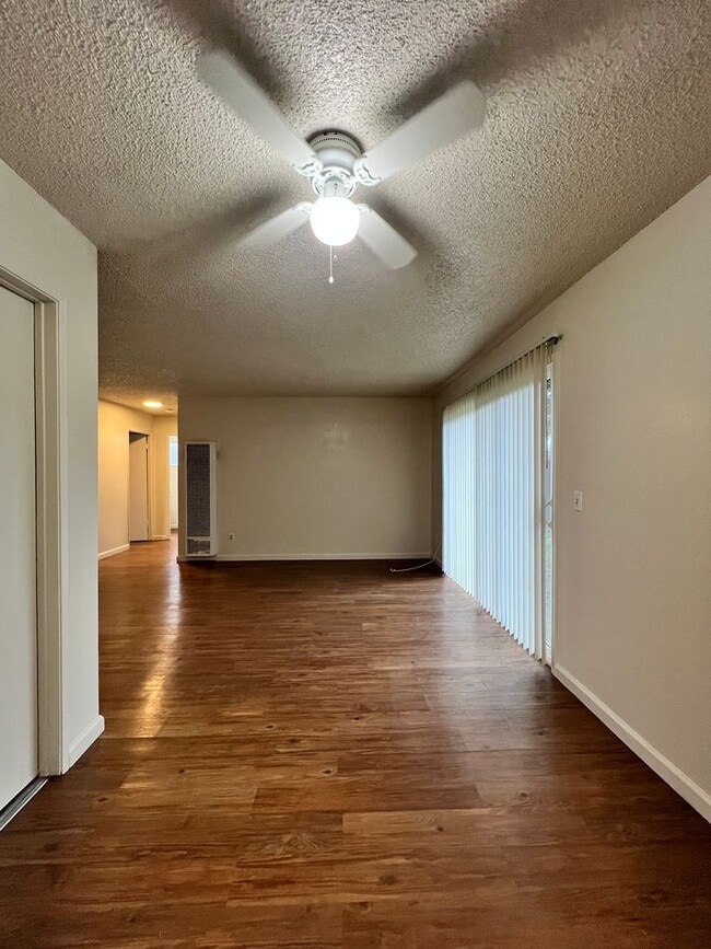 Foto del edificio - 1160/1162 Lisa Court