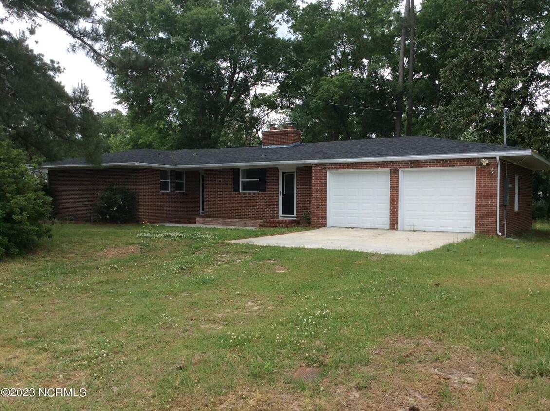 Primary Photo - 211 Foy St