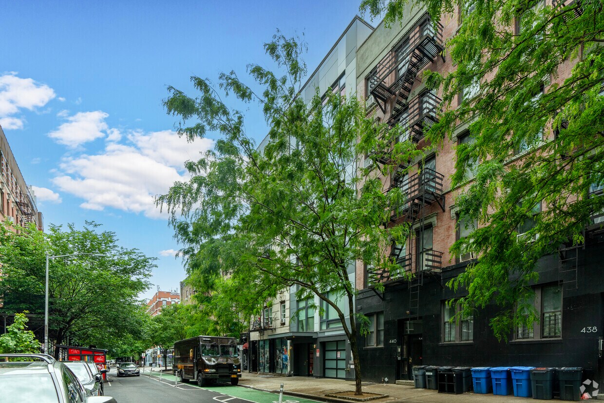 Foto principal - 442 E 13th St