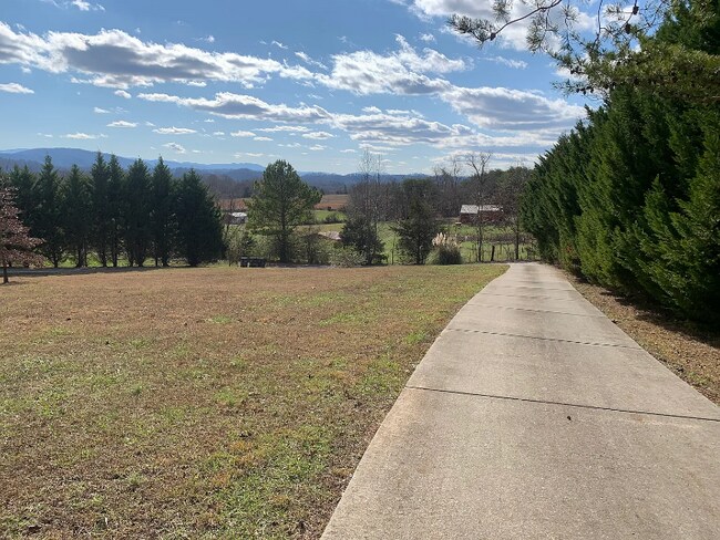 Foto del edificio - 148 Rolling Acres Way