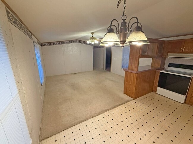 Building Photo - 2900 N Apperson Way