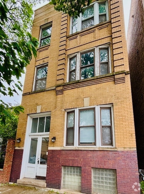 Building Photo - 1640 W Melrose St