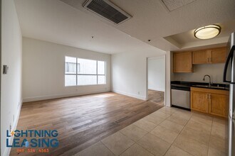 Building Photo - 937 Palm Ave