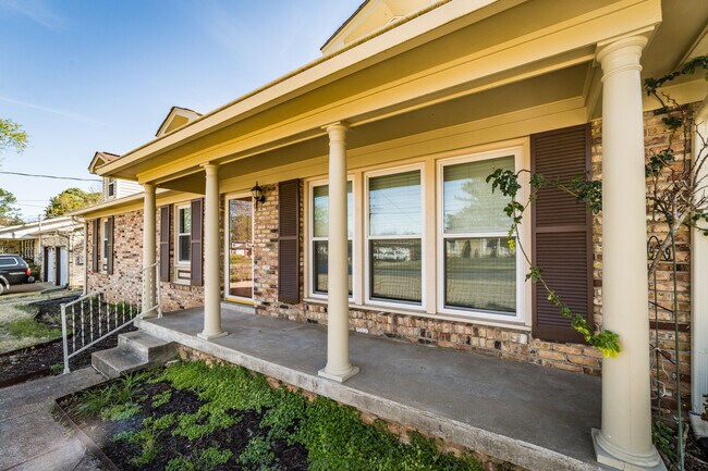 Foto del edificio - 11309 Crestfield Dr SE