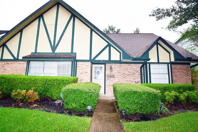 Foto del edificio - 1806 Cedarwood Ct