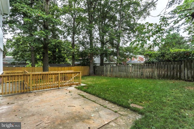 Building Photo - 1206 Holton Ln