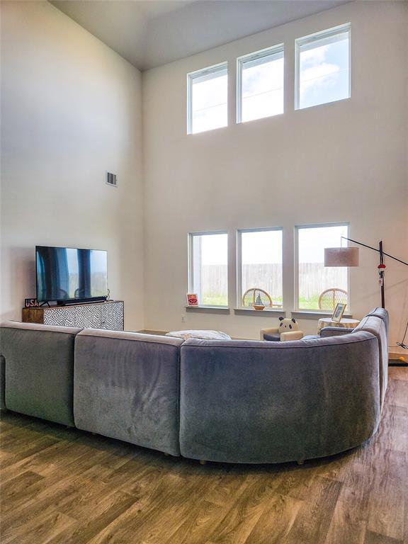 Foto del edificio - 7219 Sunbreeze Ln