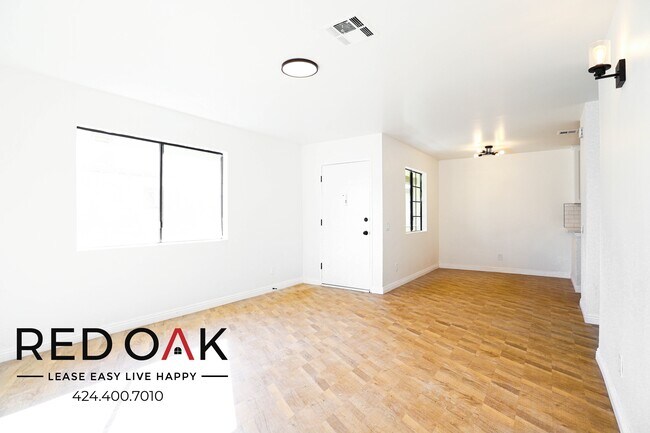 Building Photo - Wonderful Bright and Sunny Completely Remo...