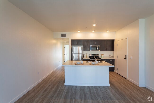 1 HAB, 1 BA - 629 ft² - FiftyOne Baltimore at the Crossroads