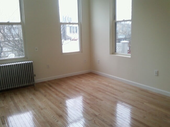 Building Photo - 2121 43rd St