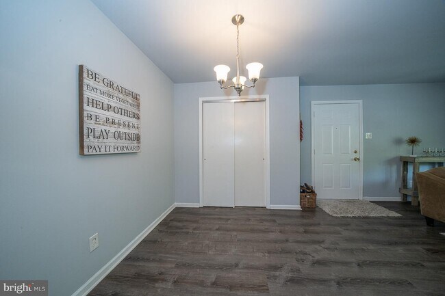 Building Photo - 55 Le Forge Ct