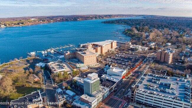 Foto del edificio - 37 E Front St